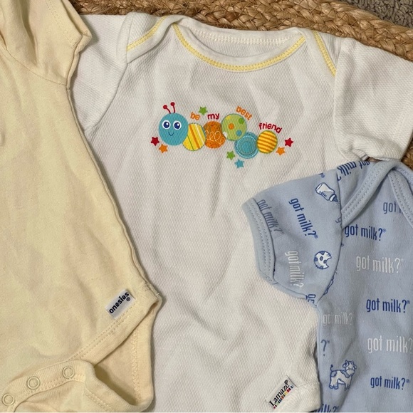 Vintage 90s baby boy clothing bundle 100% cotton 0-3 months set, bibs, & onesies - Picture 3 of 15